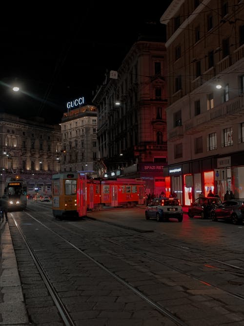 Lifestyle Milano di sera — aperitivo sui Navigli nel cuore della moda e del design italiano