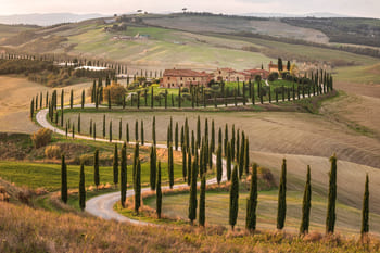 Lifestyle Toscana — colline dorate, vigneti di Chianti e borghi medievali tra vino e cultura